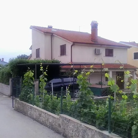 Edy 3 Apartment Pula